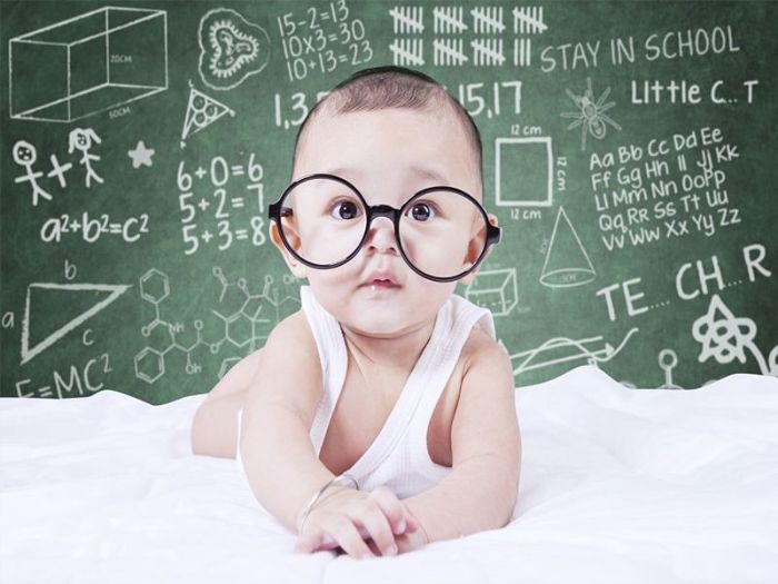Bé học chữ sớm giúp nâng cao tư duy, trí tuệ phát triển