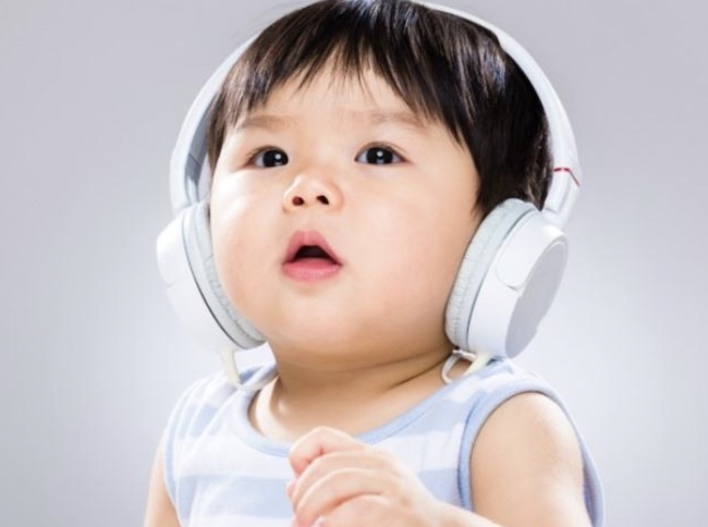 Cho trẻ nghe nhạc một cách tự nhiên gần gũi