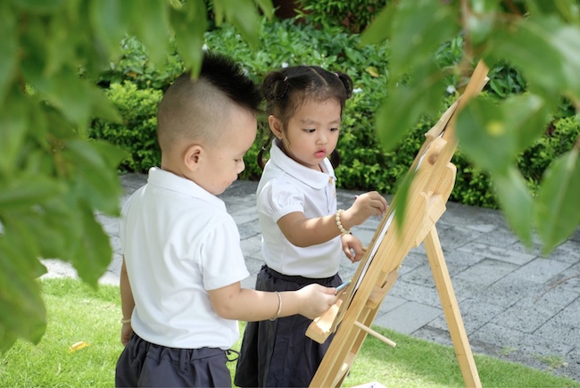 Trẻ học vẽ giúp kích thích tư duy sáng tạo
